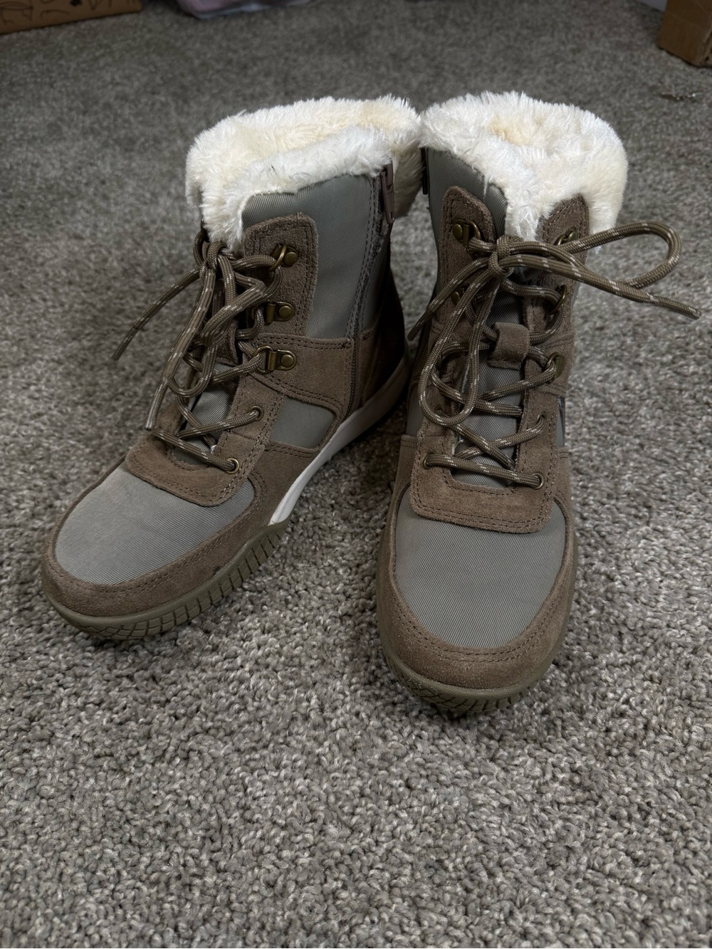 Weatherproof Women’s Lace-Up Faux Fur Lined Ankle Bootie Brown/Gray Size 7